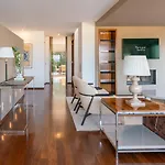 Skyline Retreat With Pool By Portugal Active Affittacamere