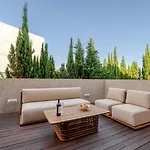 Skyline Retreat With Pool By Portugal Active