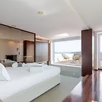 Skyline Retreat With Pool By Portugal Active