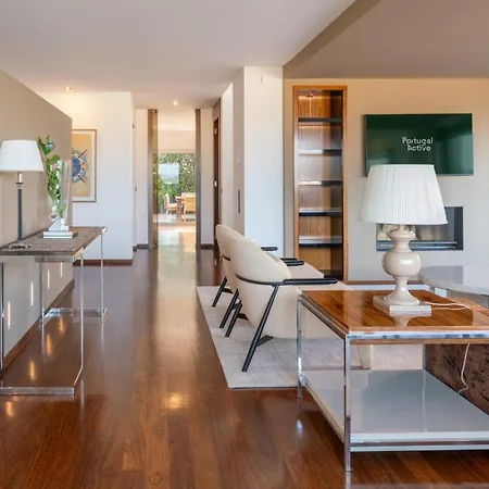 Skyline Retreat With Pool By Portugal Active Guest house