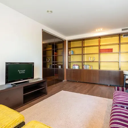 Pensionat Skyline Retreat With Pool By Portugal Active