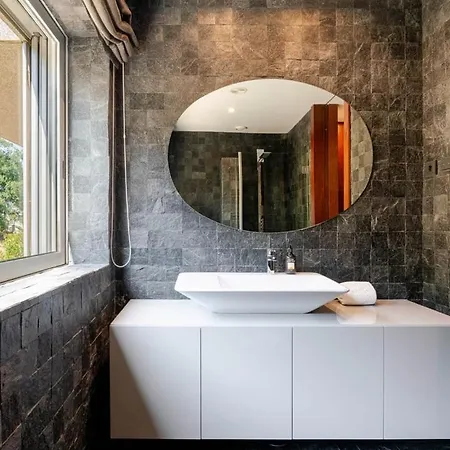 Skyline Retreat With Pool By Portugal Active Maison d'hôtes 4*