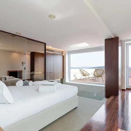 Skyline Retreat With Pool By Portugal Active