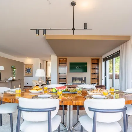 Skyline Retreat With Pool By Portugal Active Pensionat 4*