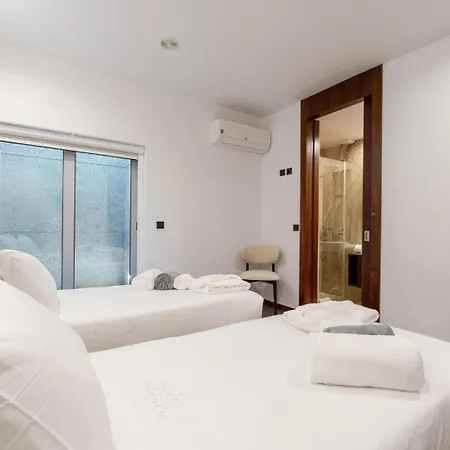 Skyline Retreat With Pool By Portugal Active 4*