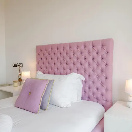 Skyline Retreat With Pool By Portugal Active