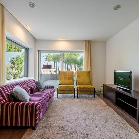 Skyline Retreat With Pool By Portugal Active Guest house Viana do Castelo