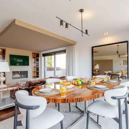 Skyline Retreat With Pool By Portugal Active