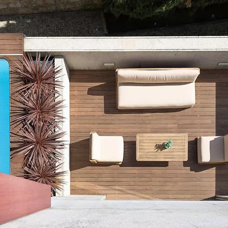 Skyline Retreat With Pool By Portugal Active 别墅