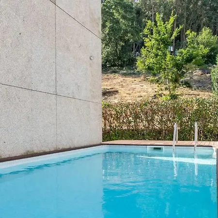 Skyline Retreat With Pool By Portugal Active 维亚纳堡