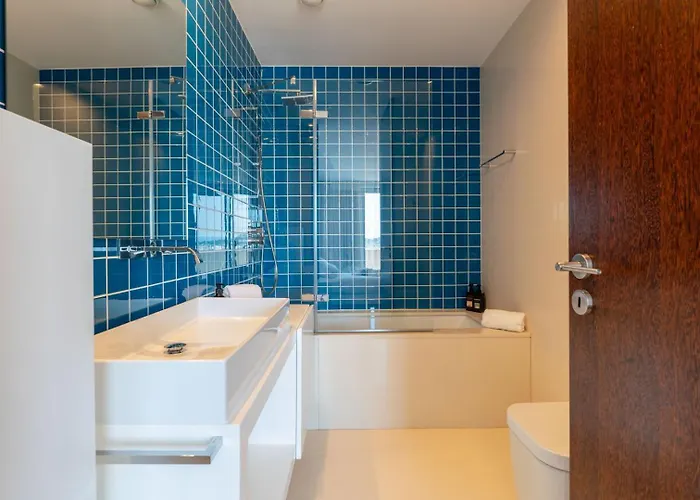 Skyline Retreat With Pool By Portugal Active