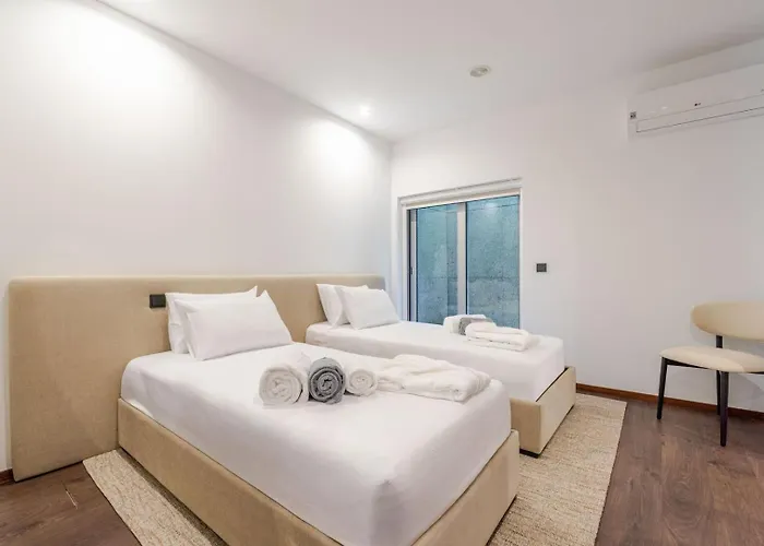 게스트하우스 Skyline Retreat With Pool By Portugal Active 4*