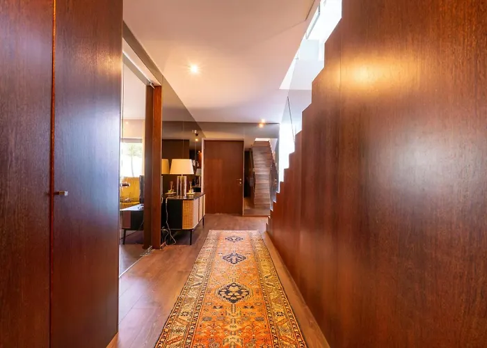 게스트하우스 Skyline Retreat With Pool By Portugal Active 4*