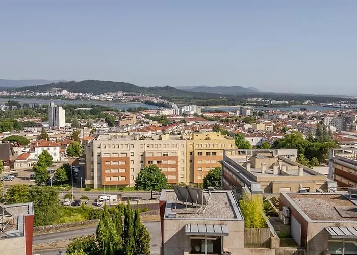 Skyline Retreat With Pool By Portugal Active