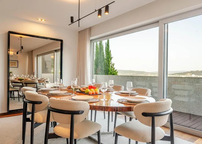 게스트하우스 Skyline Retreat With Pool By Portugal Active 비아나도카스텔로