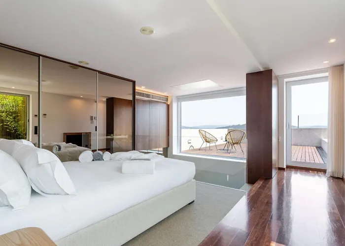 Skyline Retreat With Pool By Portugal Active