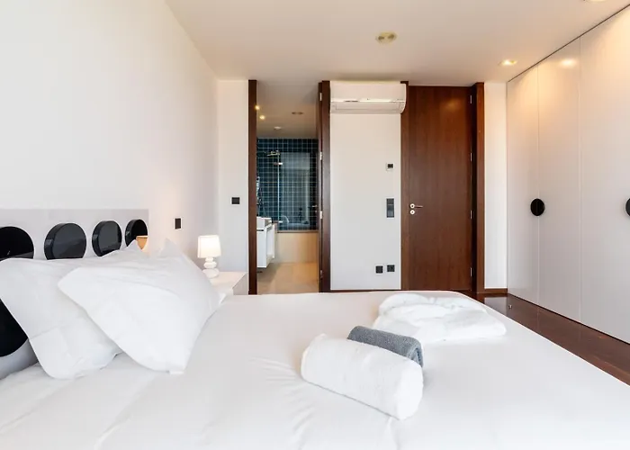 Skyline Retreat With Pool By Portugal Active 게스트하우스 비아나도카스텔로