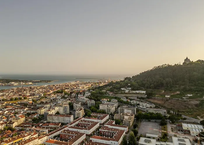 Skyline Retreat With Pool By Portugal Active 4*