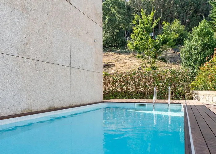 Skyline Retreat With Pool By Portugal Active