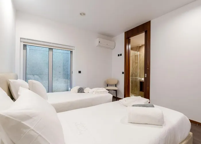 Skyline Retreat With Pool By Portugal Active 4*