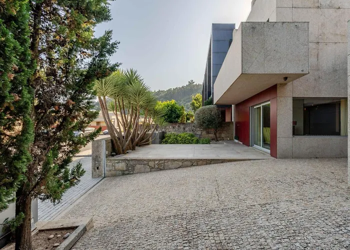 Skyline Retreat With Pool By Portugal Active 4*