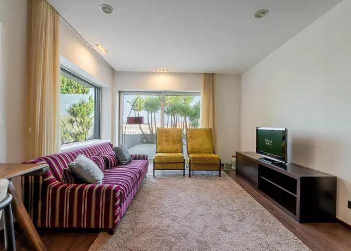 Skyline Retreat With Pool By Portugal Active 게스트하우스 비아나도카스텔로