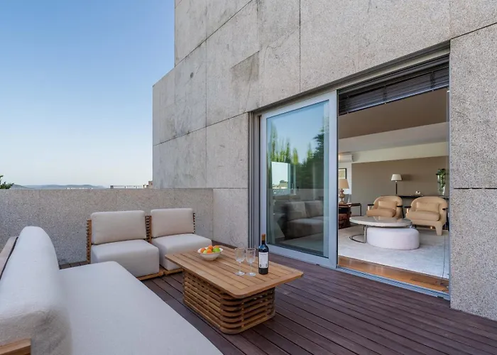 Skyline Retreat With Pool By Portugal Active 게스트하우스